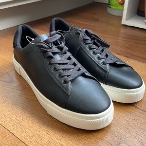 BRAND NEW - H&M Men’s black sneakers